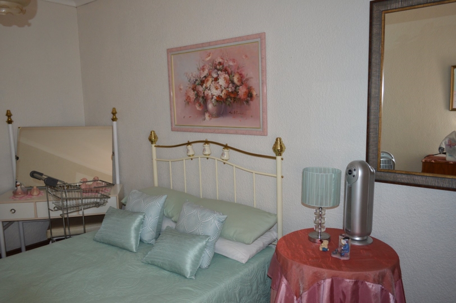 2 Bedroom Property for Sale in Oudorp North West